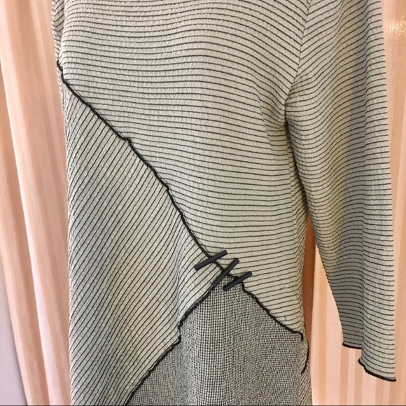 Habitat tunic top with asymmetrical lines and hem - Picture 5 of 7